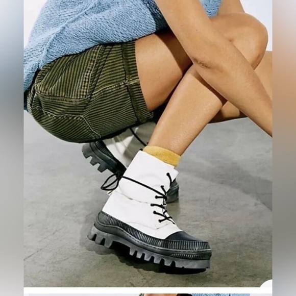 Free People Goldie Lug Sole Lace Up Boots NEW - Picture 3 of 11